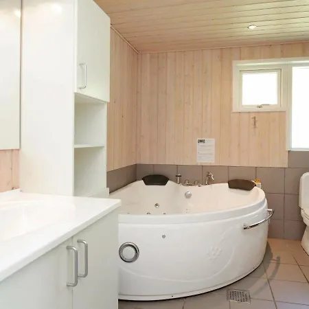 8 Person Holiday In Bl Vand בית נופש בלבאנד